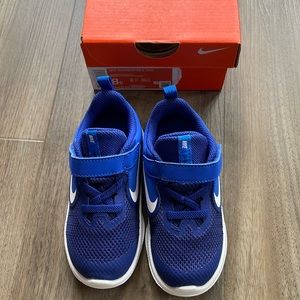 New inbox Nike downshifter, 9 size 8C deep royal blue